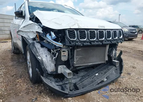 2024 Jeep Compass Latitude 4X4 из США, поврежденный, VIN 3C4NJDBN8RT118946